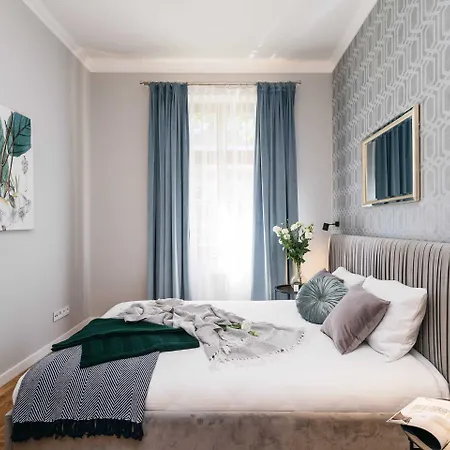 Papillon - Loftaffair * كراكوفيا